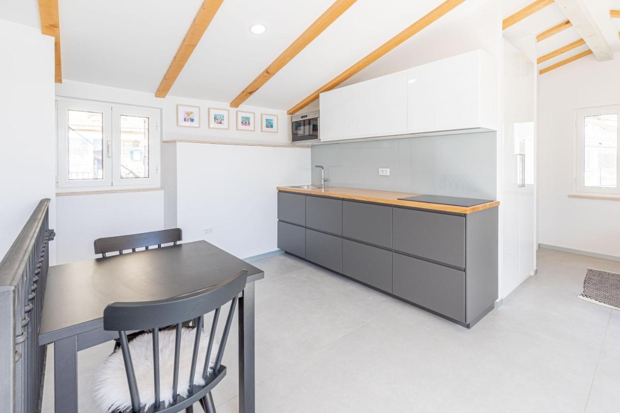 Seafront Baska Apartment Bagian luar foto