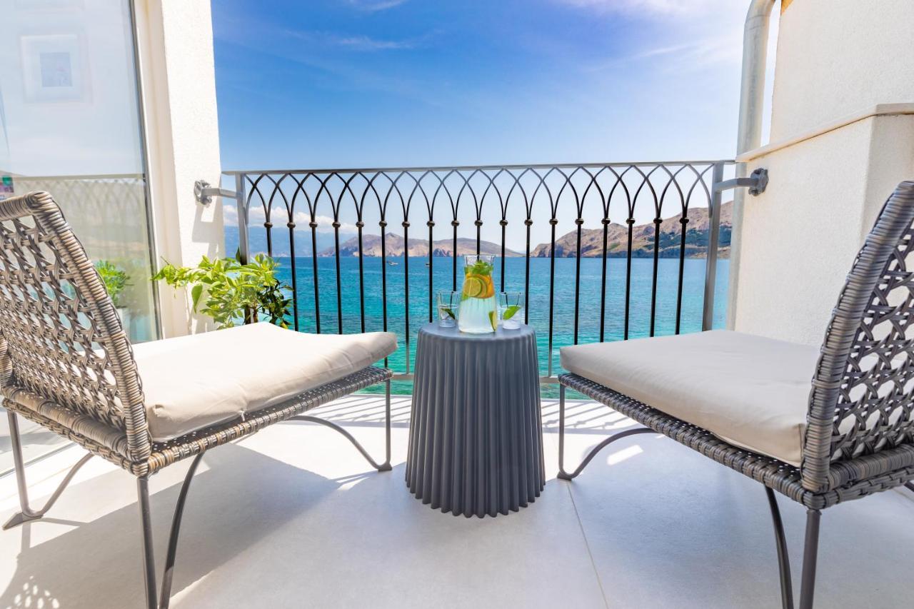Seafront Baska Apartment Bagian luar foto